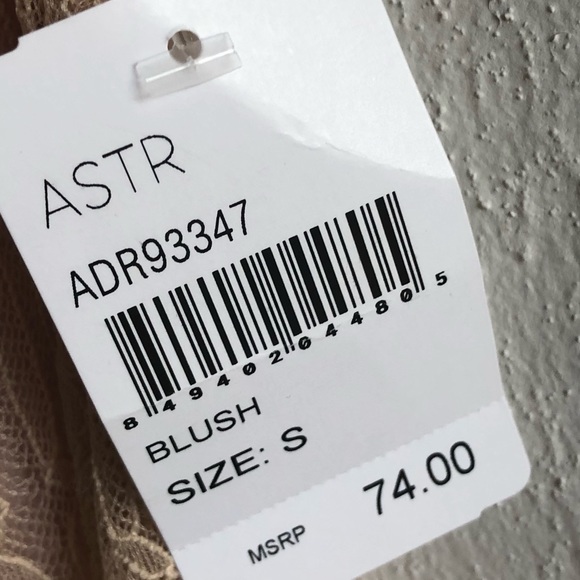 ASTR Dress Blush Pink High Neck Lace Overlay Shift Mini Sz S BNWT Anthropologie - Picture 16 of 16